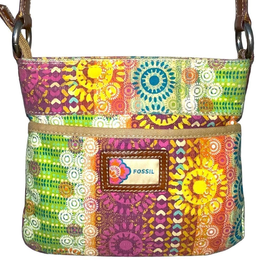 VINTAGE FOSSIL X-L crossbody bag 10” (W) x 8.5”inches (H) x 2.25”(D)